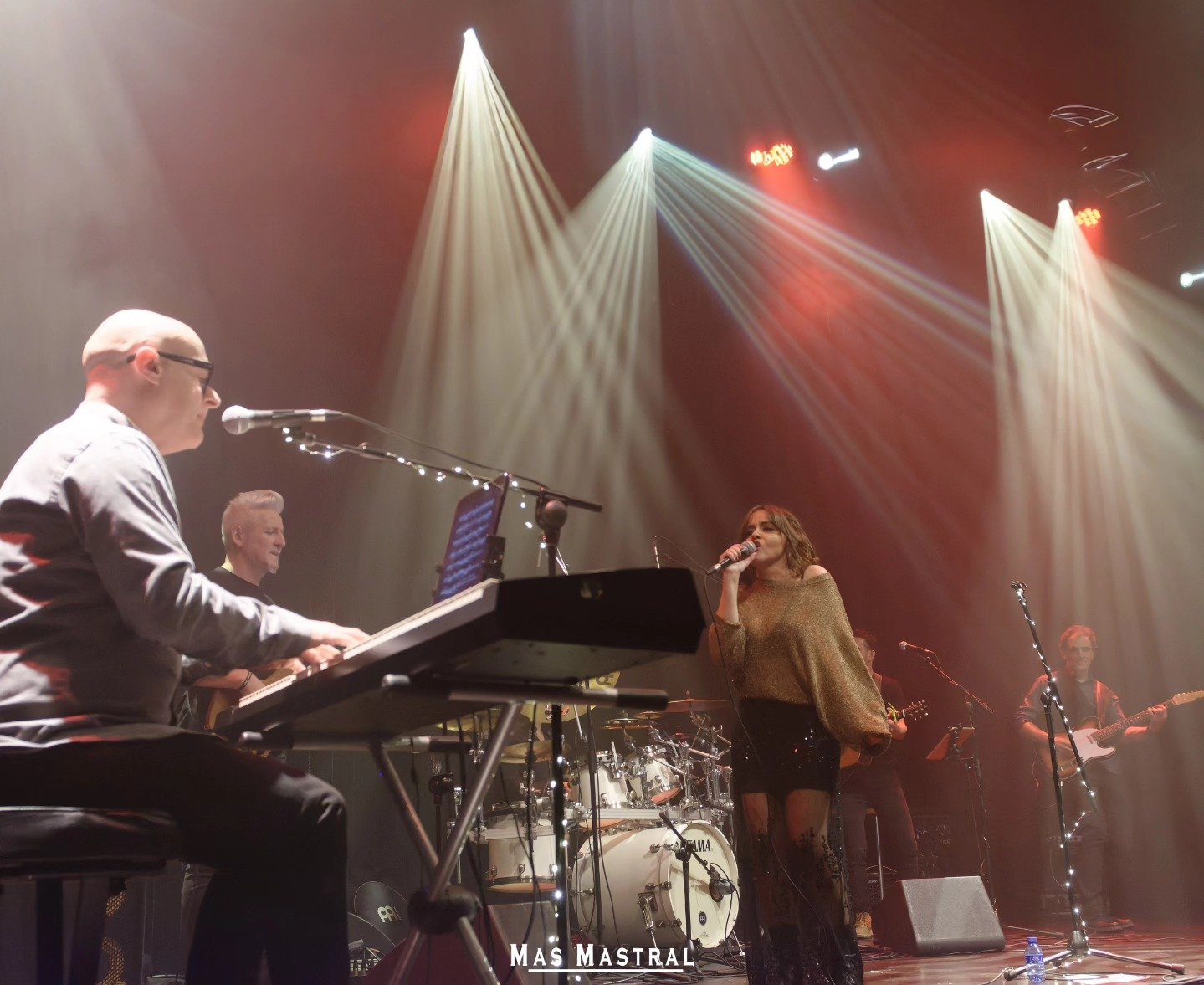 SUSANA AZUARA BAND EN C.C. DELICIAS